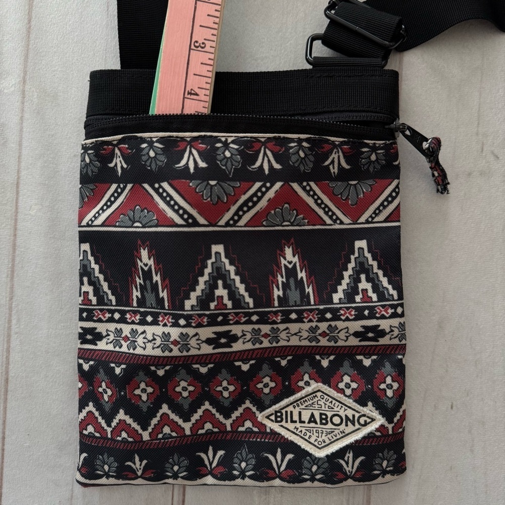 Billabong Aztec Print Multicolor Shoulder Crossbody Bag Purse Boho Casual Travel - Picture 12 of 15